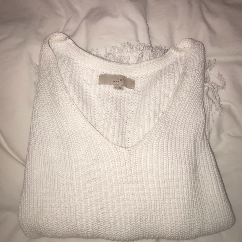 White loft sweater with fringe